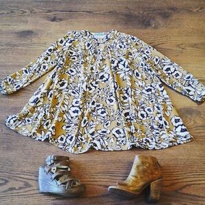 Karlie dress floral size medium